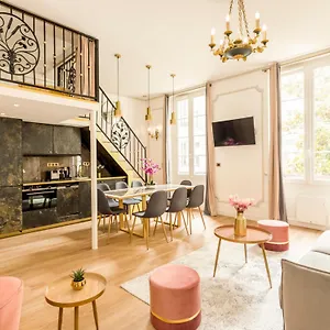 https://luxury-3-bedroom-2-bathroom-louvre.fr-paris.fr